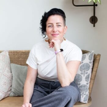 Image of Rowenna Hypnotherapist in London and UK online, inner child therapy UK
