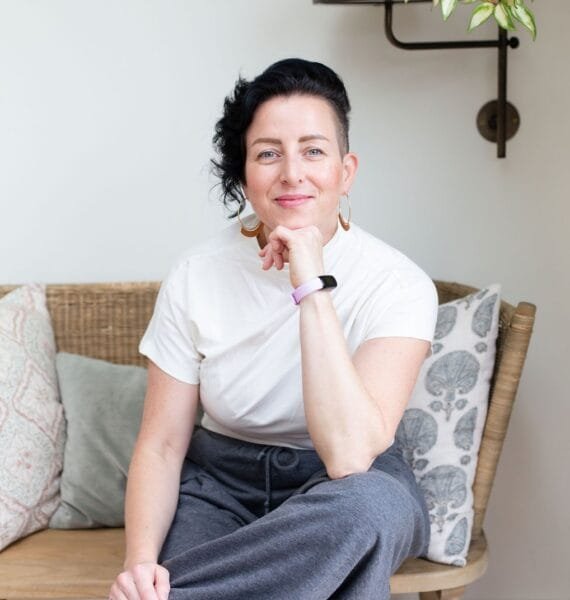 Image of Rowenna Hypnotherapist in London and UK online, inner child therapy UK