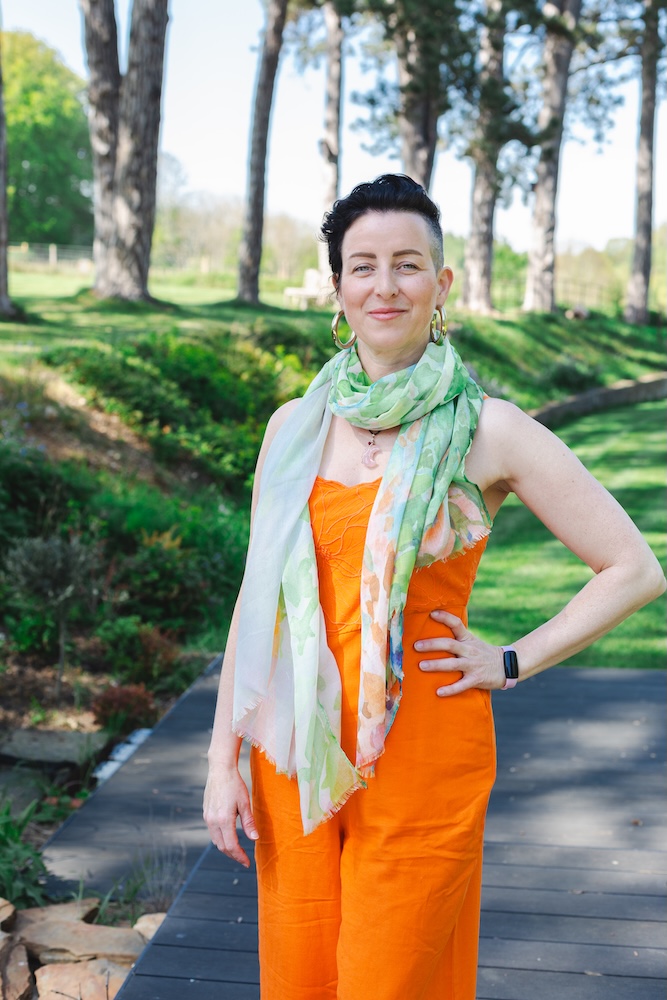 Image of Rowenna Clifford outside the therapy retreat UK