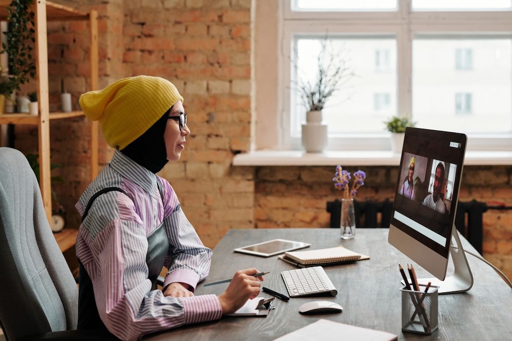 Image of a woman taking part in an online therapist coaching session